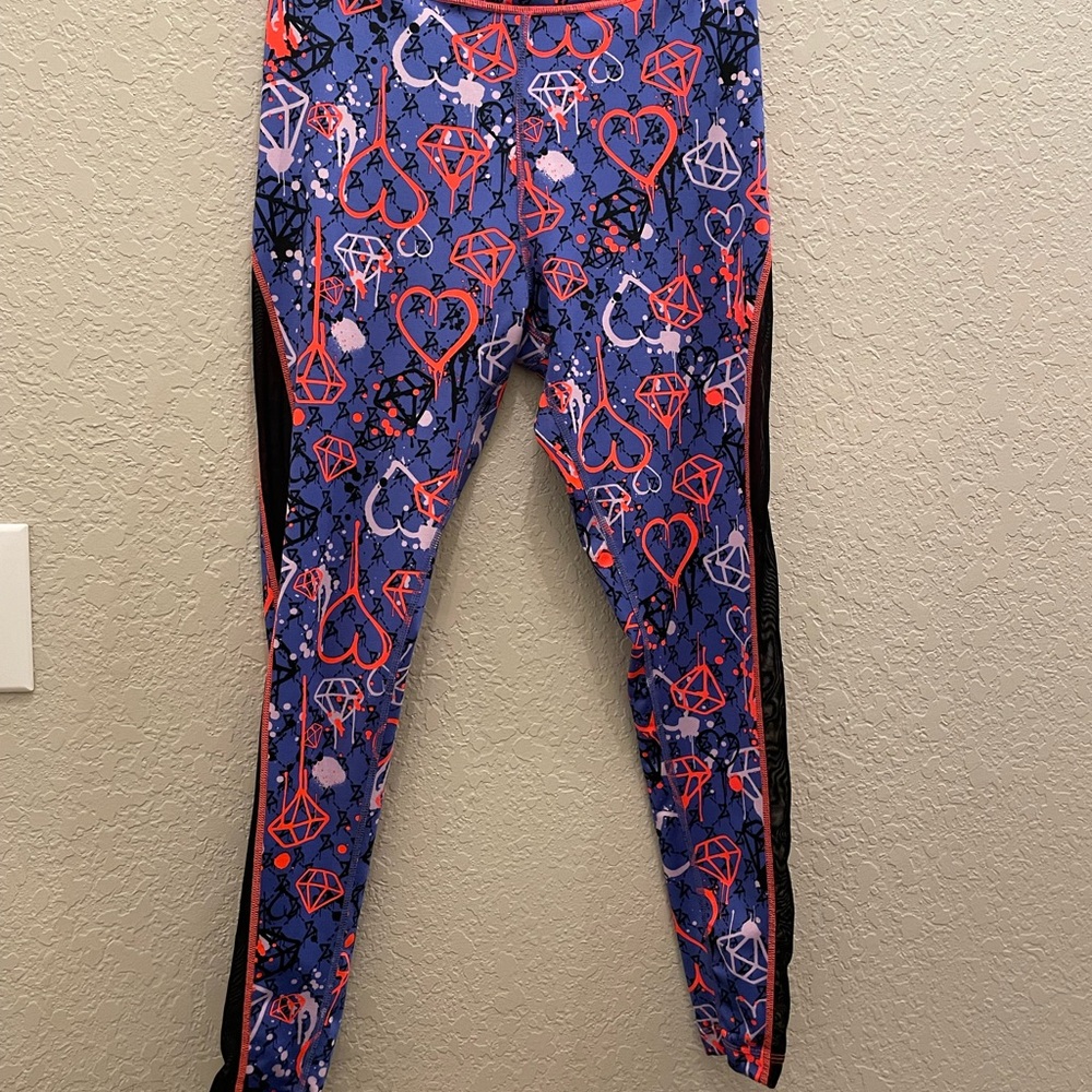 Zumba Wear Diamond Diva Panel Ankle Leggings - Heart and Diamond Pattern